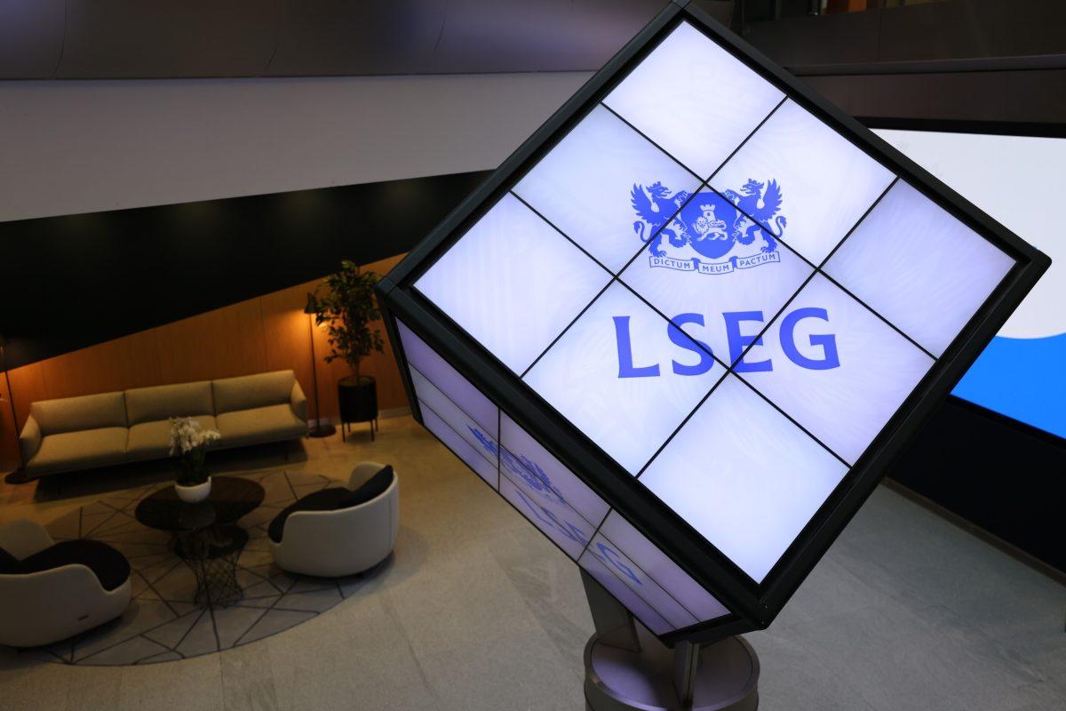 Consortium including GIC, Blackstone and Thomson Reuters plan GBP2.3 bil LSE share sale