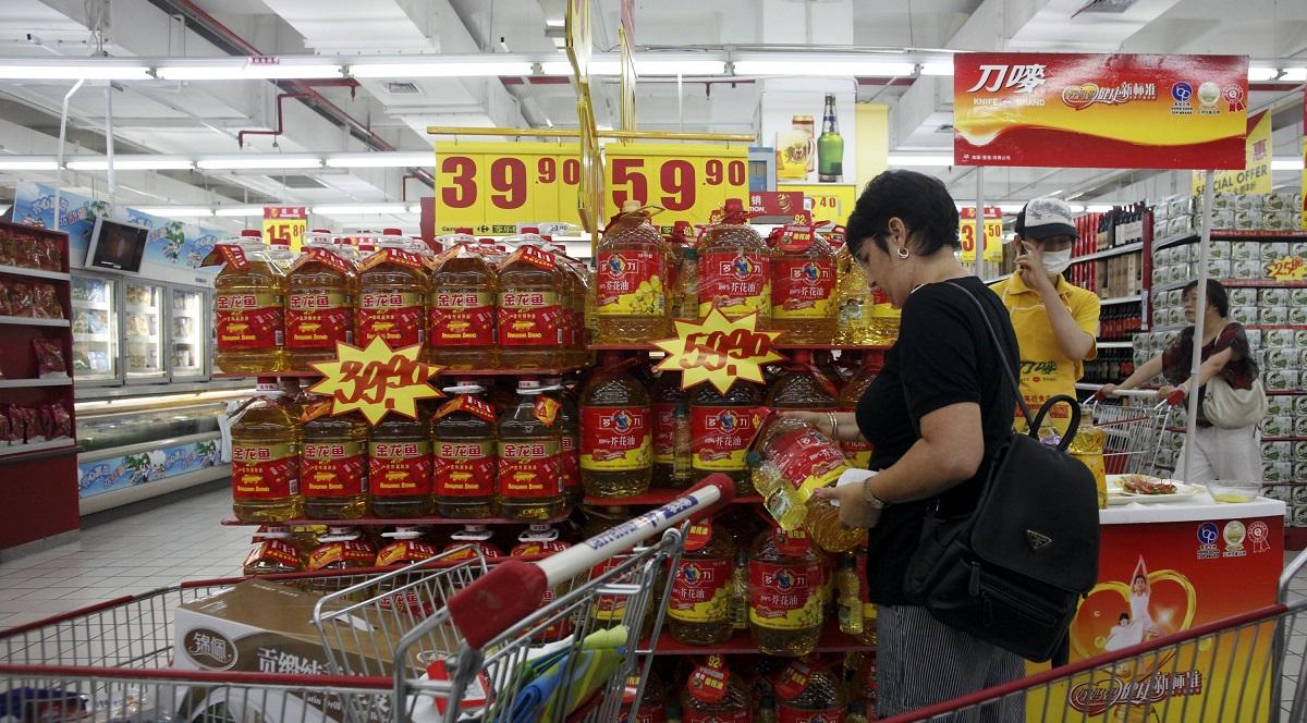 UOB Kay Hian cuts Wilmar's target price following alleged palm oil case in China