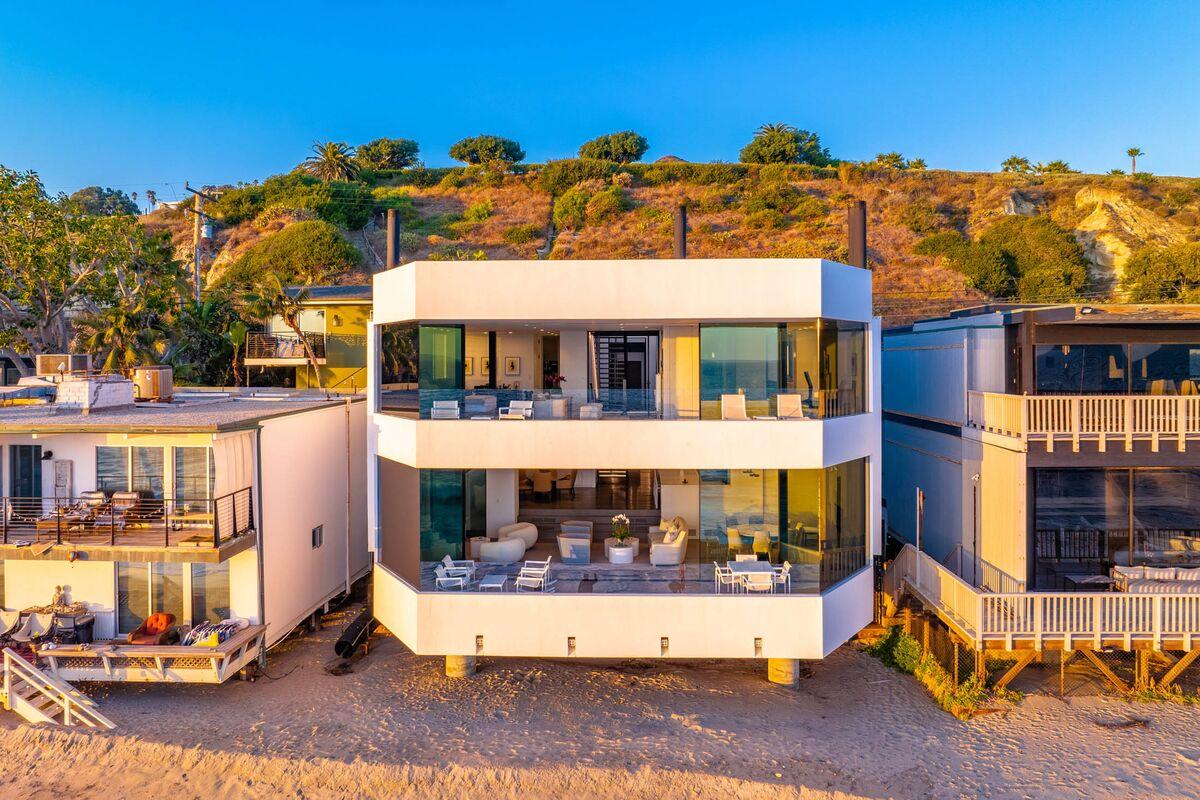 A renovated Malibu beach house is on sale for US$35 mil