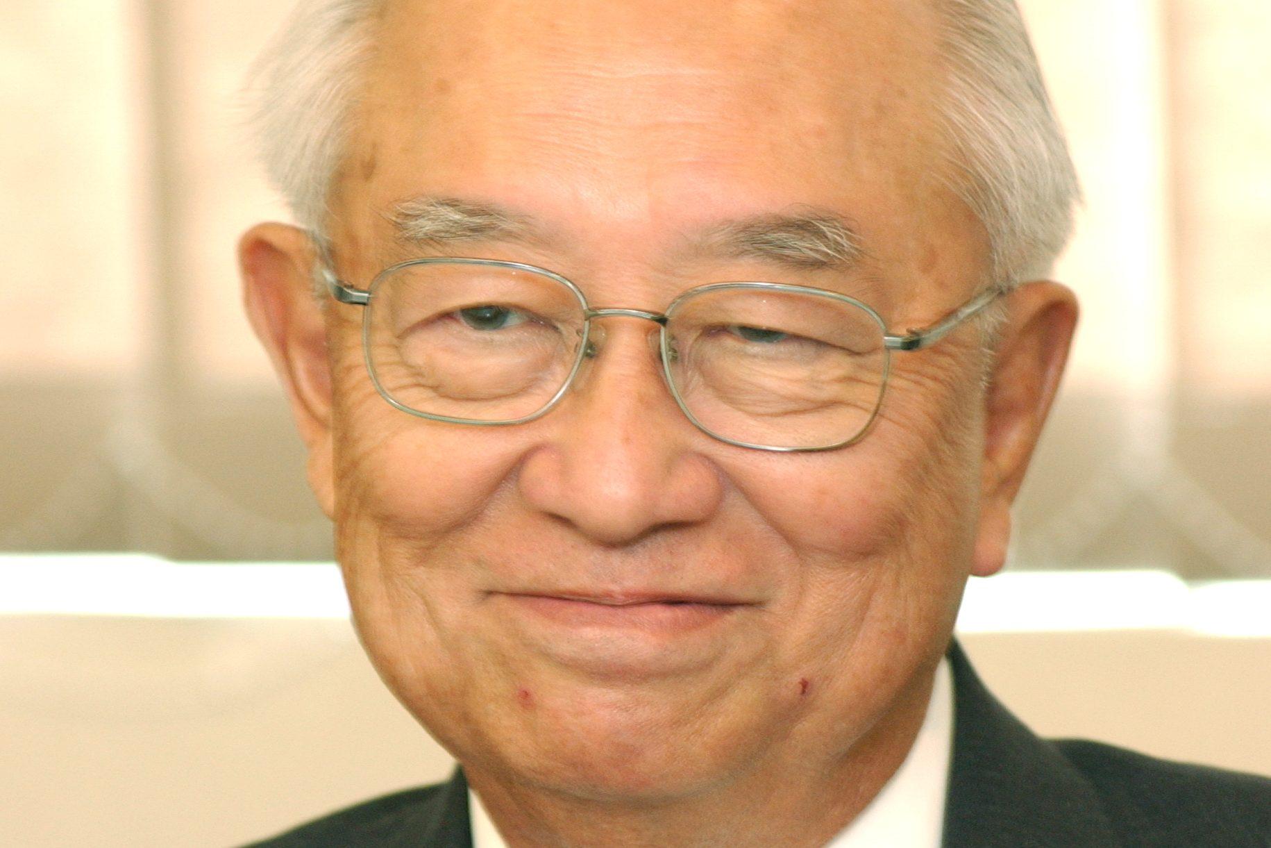 Former finance minister Richard Hu dies at 96