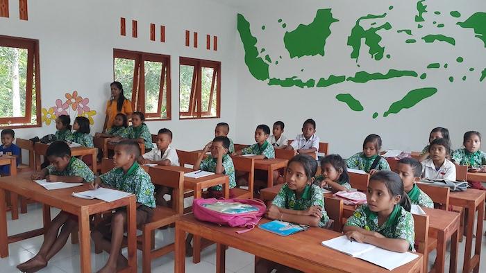 Chopard together with Happy Hearts Indonesia is dedicated to developing education in Sumba