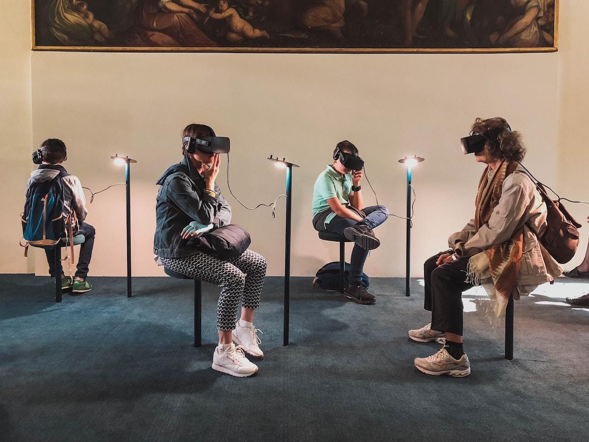 VR headsets give enough data for AI to accurately guess ethnicity, income and more